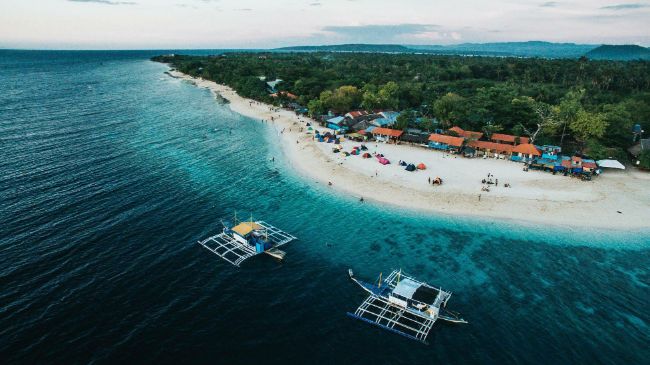 Basdaku Beach in Moalboal