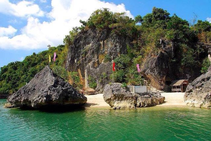 Borawan Beach