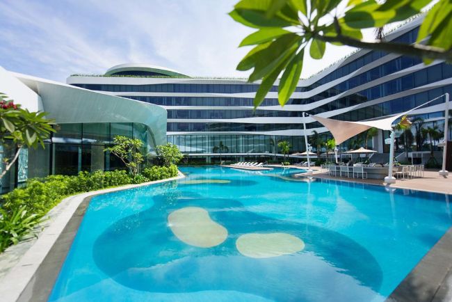 Conrad Manila