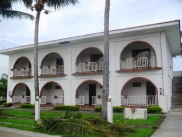 Lago de Oro Hotel