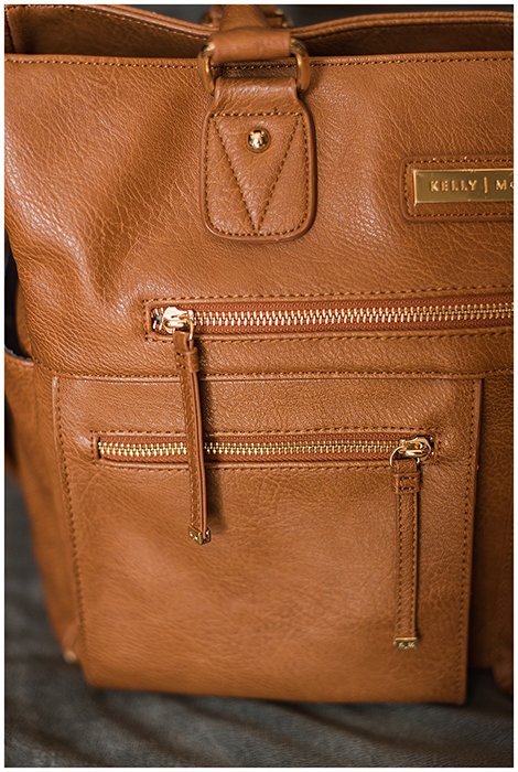 Picture of the Kelly Moore The Libby 2.0's front zippers.