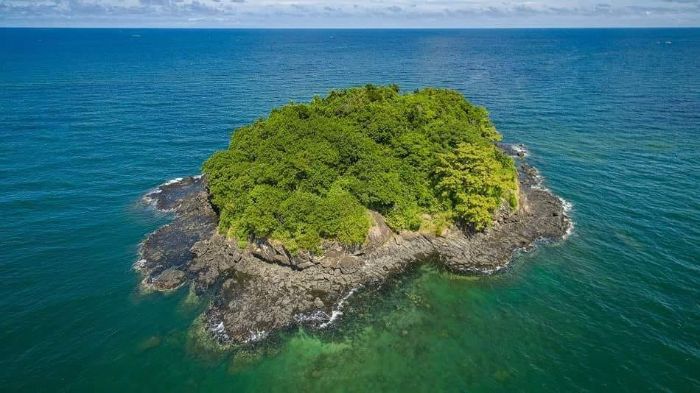 Mantalinga Island