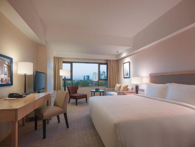 New World Makati Hotel