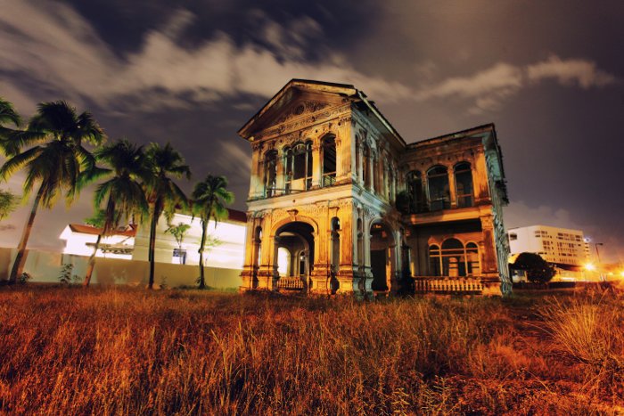 Photo of an old abandoned building