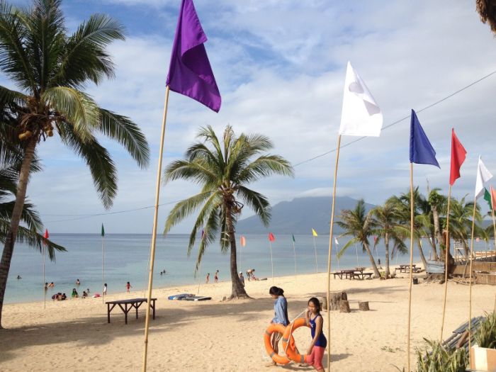 Poctoy White Beach