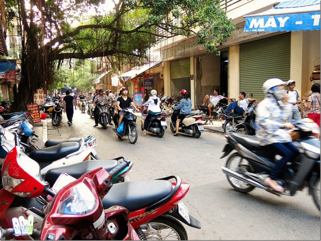 things-to-do-in-india-scooters_thumb.jpg